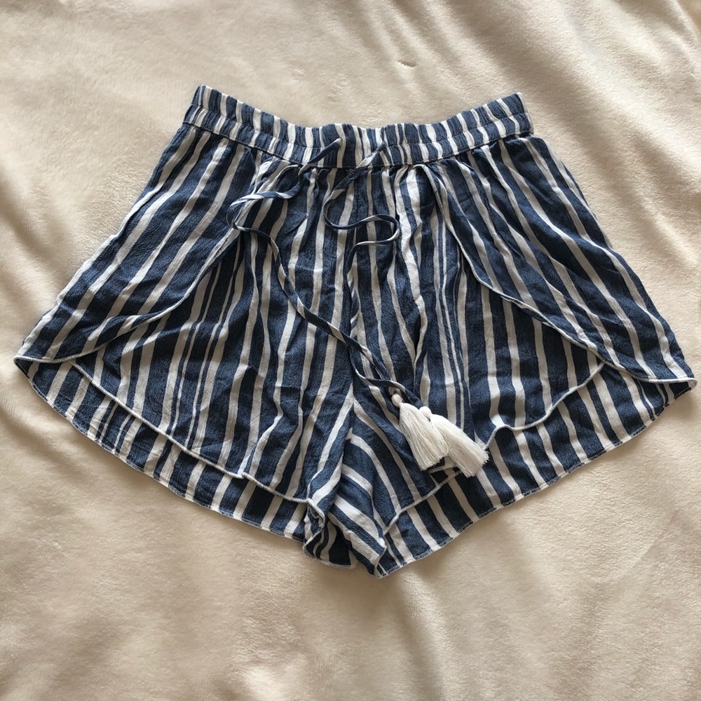 SOLD  American eagle shorts